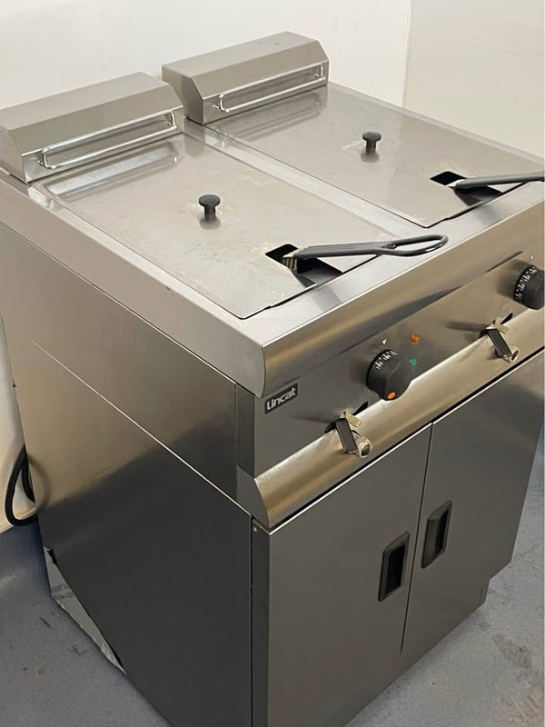 Commercial Lincat J18 electric fryer