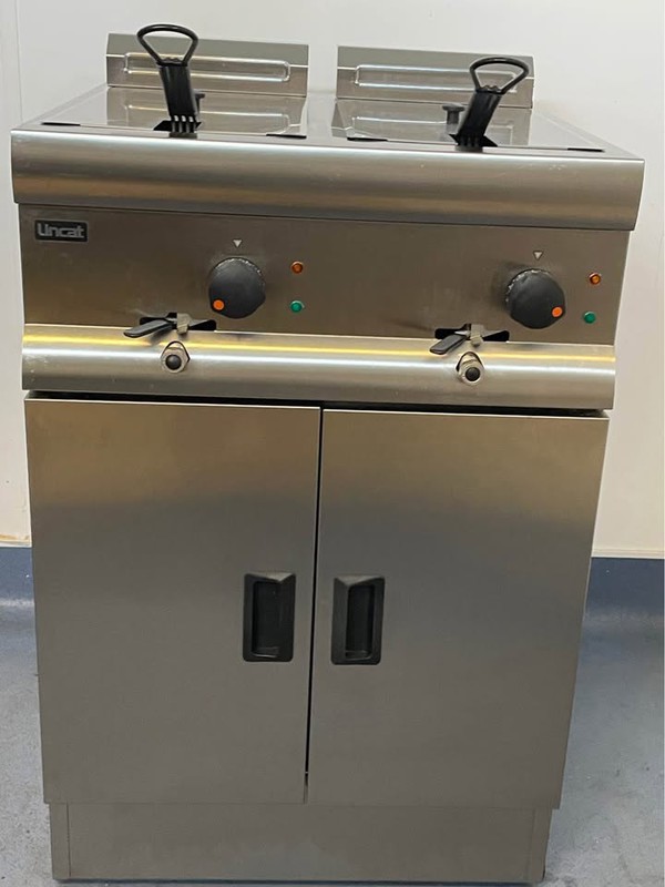 Freestanding Lincat J18 electric fryer