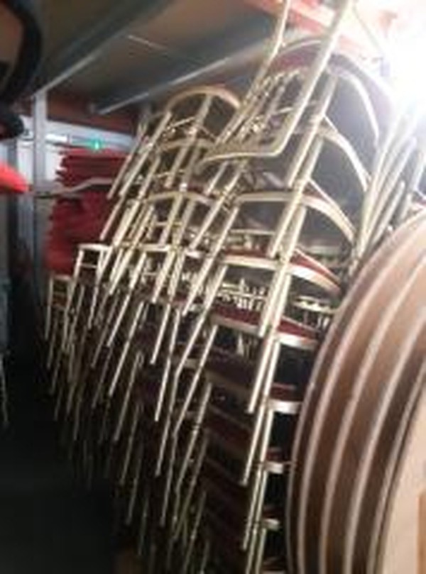 Secondhand 157x Gold Banquet Chairs