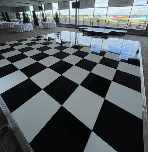 Secondhand Black And White Dance Floor - 28ft x 28ft For Sale Secondhand Black And White Dance Floor - 28ft x 28ft For Sale