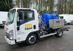 Secondhand Used 2x Isuzu Truck With Vacuum Tank For Sale