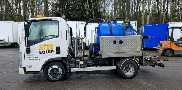 2x Isuzu Truck With Vacuum Tank