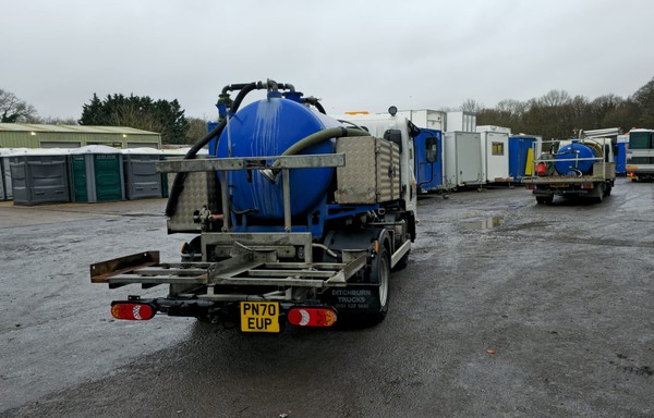 2x Isuzu Truck With Vacuum Tank For Sale