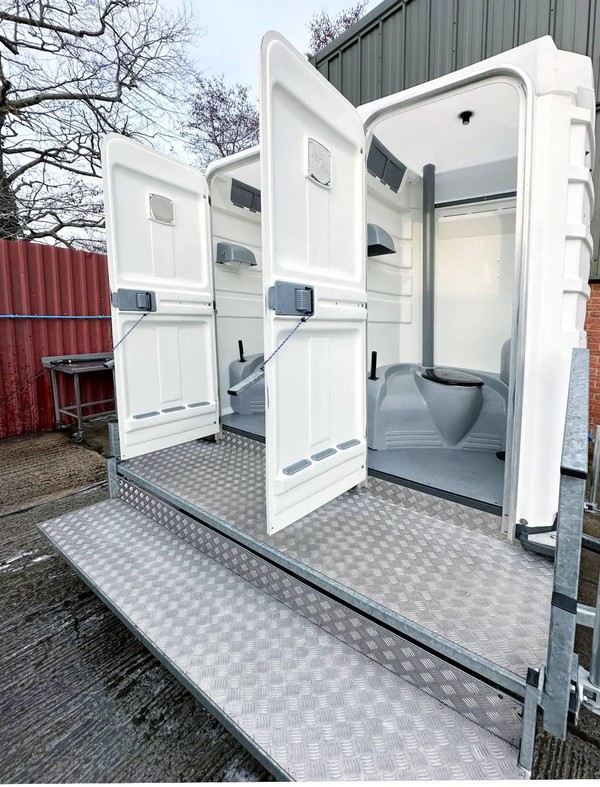 Used 2 Bay Economy Toilet Trailer For Sale