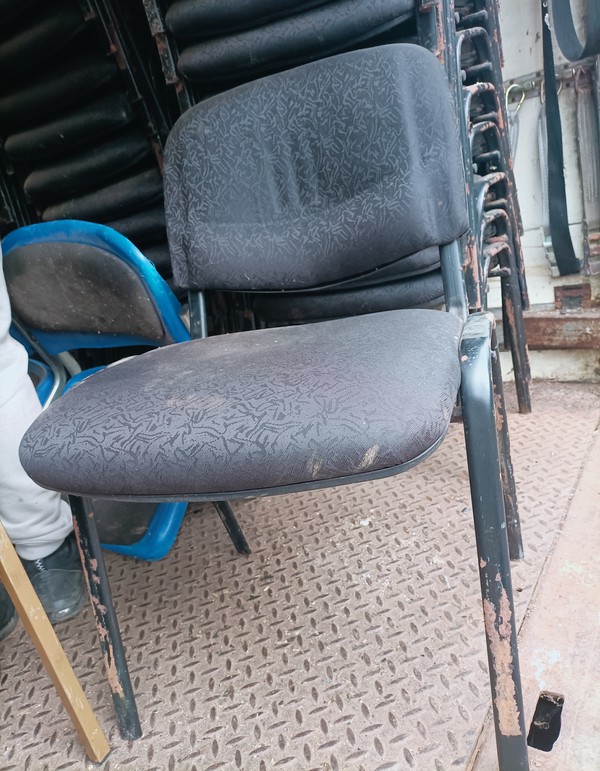 159x Black Padded Chairs