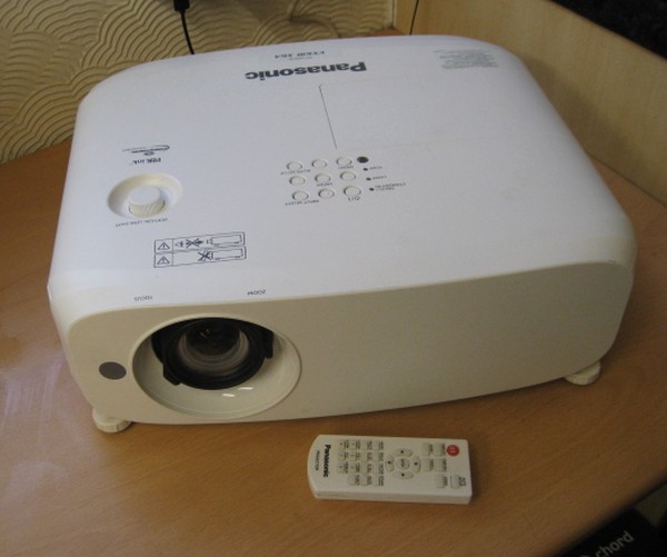 Panasonic PT VX 610 Projector For Sale