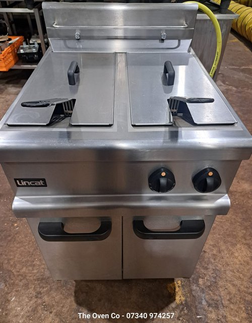 Secondhand Lincat LPG Twin Tank Fryer For Sale Secondhand Lincat LPG Twin Tank Fryer For Sale