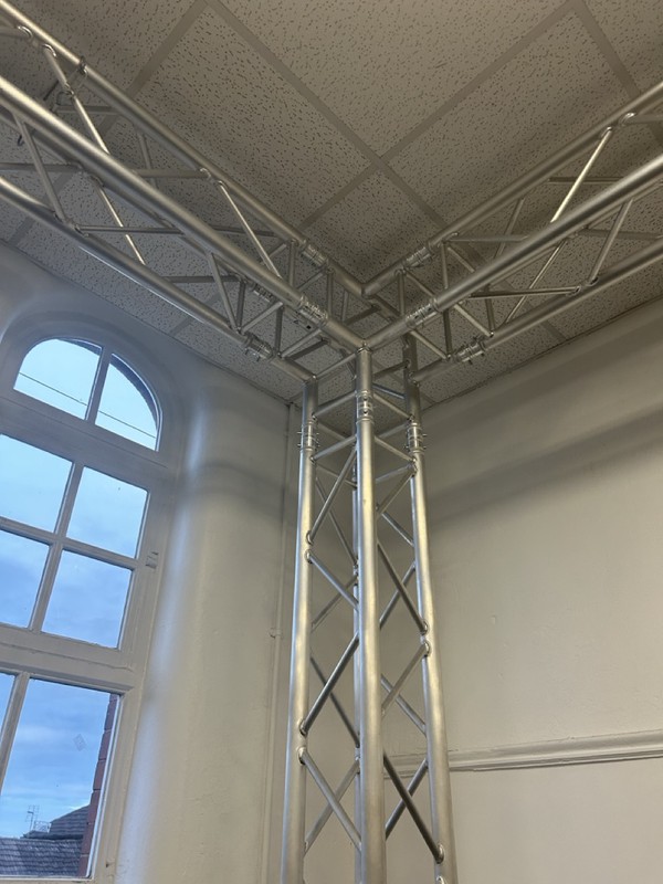 Global Truss F34 corner