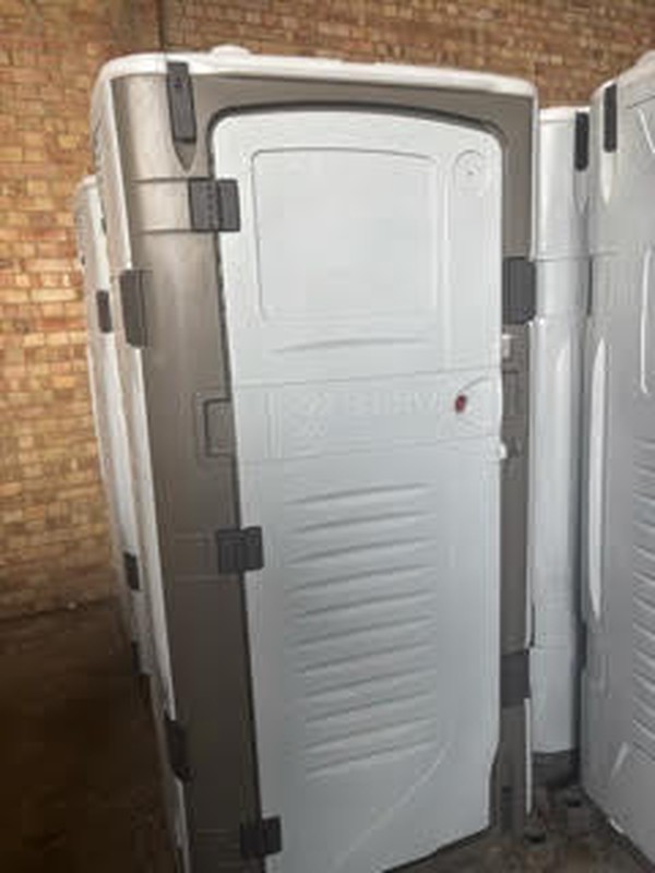 Secondhand 80 T Blustar Rapid Loos For Sale