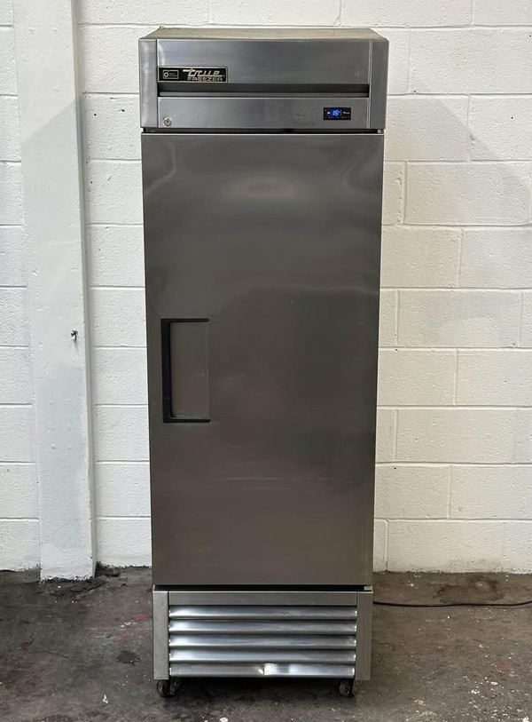 650 Litre Freezer For Sale