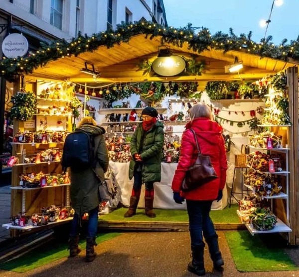 Market Stalls And Decorations For Sale