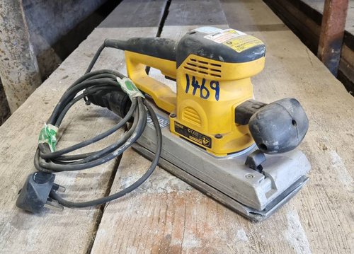 DeWalt orbital sander for sale DeWalt orbital sander for sale
