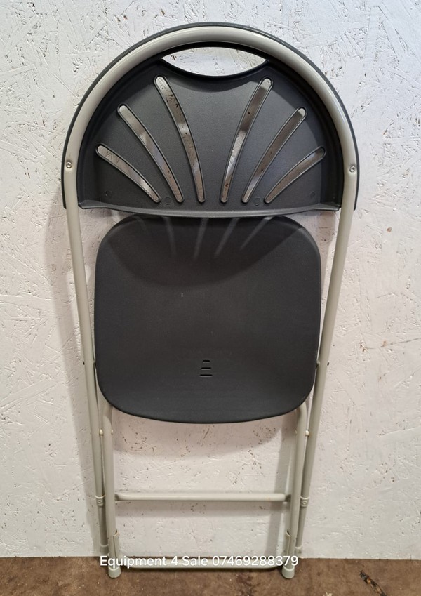 Plastic Chairs With Metal Legs For Sale