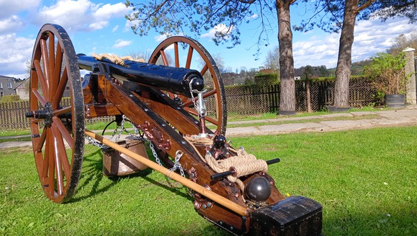 Secondhand Big Gun Moveable Cannon Model For Sale