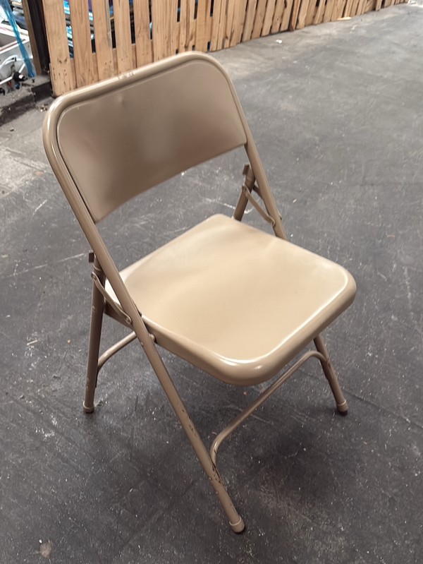 40 x folding chairs