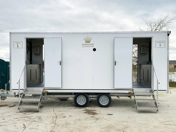 Luxury 3 + 1 Toilet Trailer