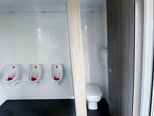 3 + 1 Toilet Trailer interior