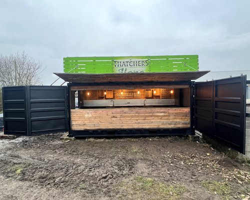 Secondhand High Quality Side Opening Container Bar with Rooftop Terrace For Sale Secondhand High Quality Side Opening Container Bar with Rooftop Terrace For Sale