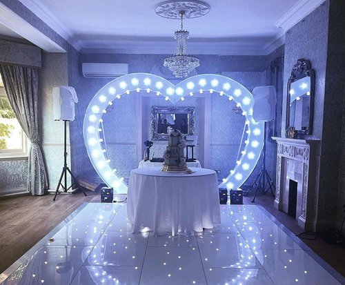 LED Love Heart Arch 8.5ft For Sale LED Love Heart Arch 8.5ft For Sale