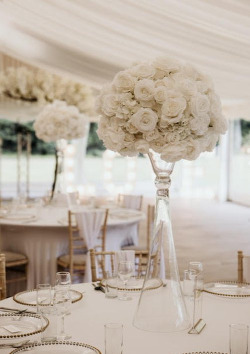 12x White Floral Arrangement For Sale 12x White Floral Arrangement For Sale