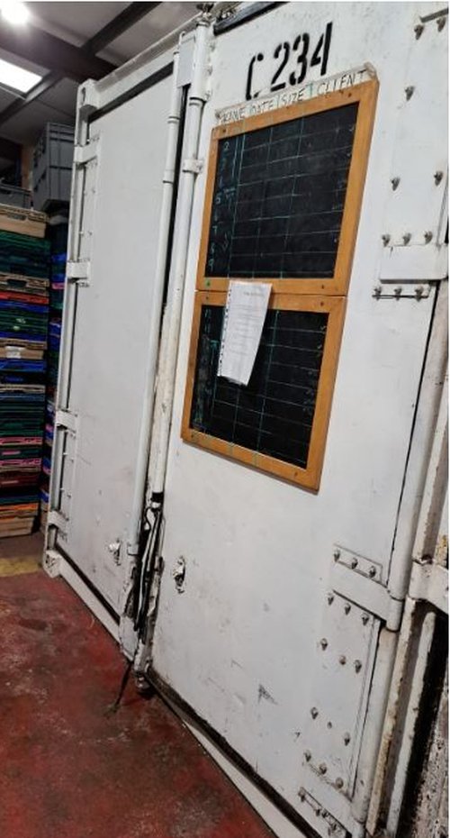 2x 10ft Fridge And Freezer Container 2x 10ft Fridge And Freezer Container