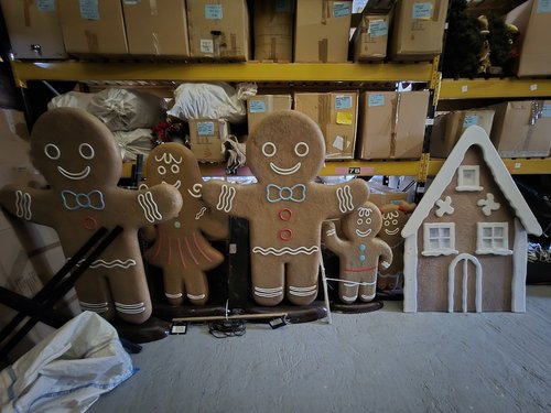 Large Gingerbread Family Large Gingerbread Family