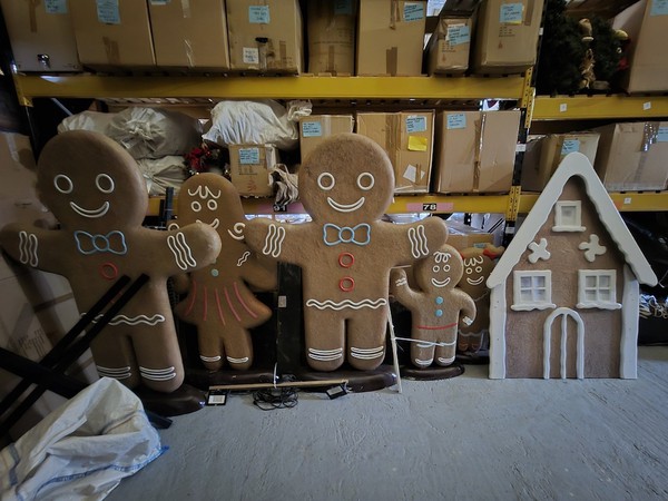 Large Gingerbread Family