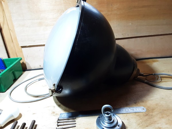 5x Massive Black Pendant Lights - Cardiff 9