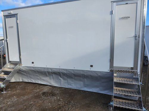 Elegance Services Executive 300 Luxury 3+1 Toilet Trailer Elegance Services Executive 300 Luxury 3+1 Toilet Trailer