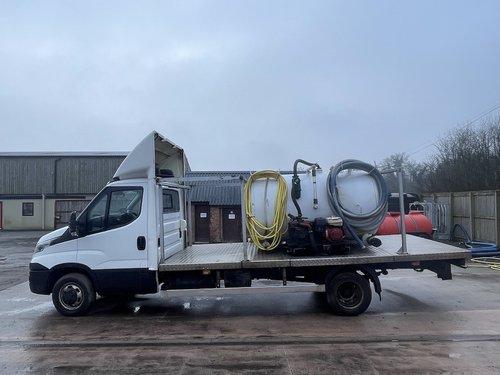 Portable Loos Servicing Vehicle Portable Loos Servicing Vehicle