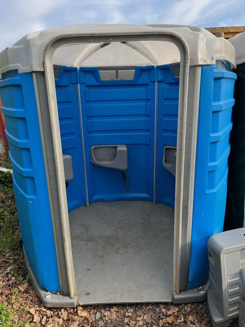 Polyjohn 5 man urinal unit Polyjohn 5 man urinal unit