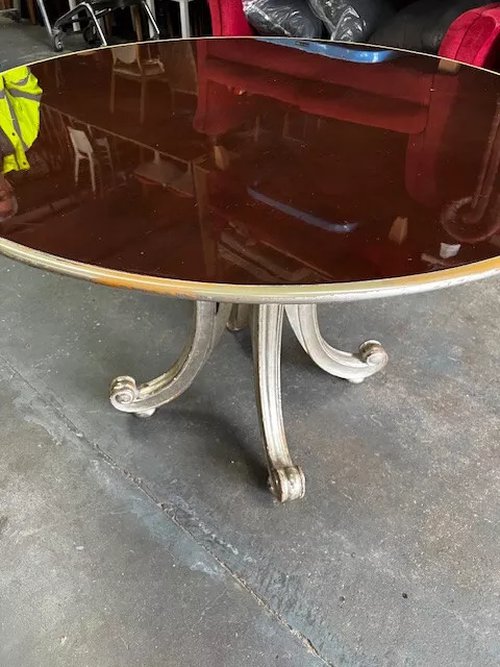 Round dining table Round dining table