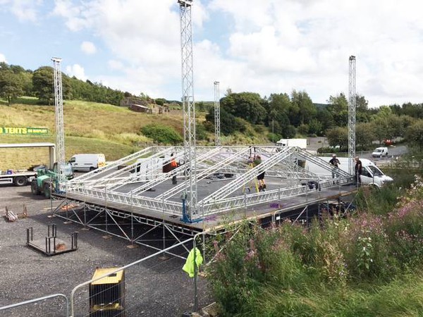Build on the floor stage roof