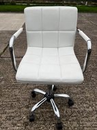 White Swivei Swivel Chairs