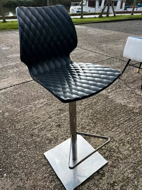 High bar stool High bar stool