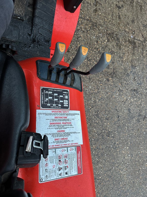 Diesel Forklift controls