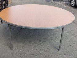 Second hand 5ft round table