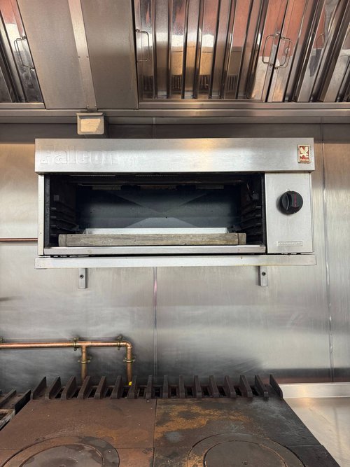 Falcon salamander / grill Falcon salamander / grill