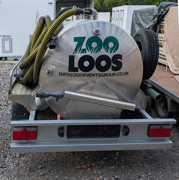 Stainless steel vacuum tank trailer