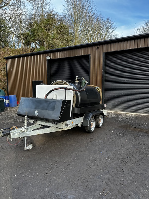 3000L Vacuum tank trailer for sale