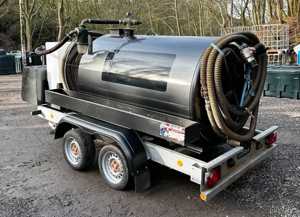 3000L Vacuum tank with long tiger tail hose