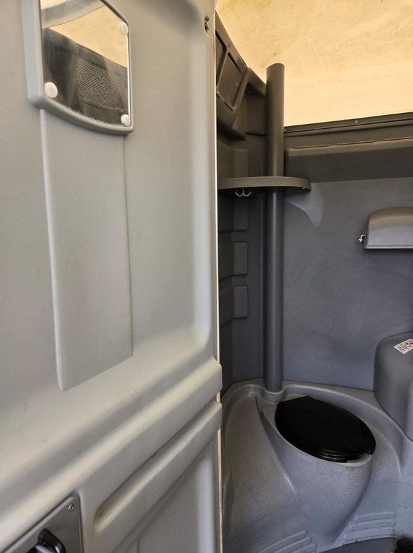 Secondhand Portable Toilets