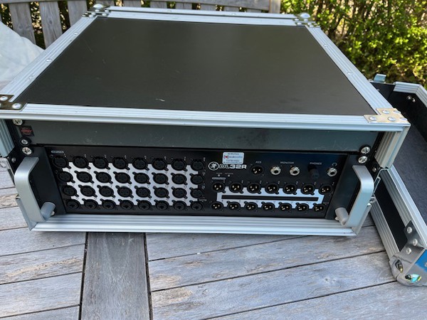 Used Mackie DL32R Wireless Mixer