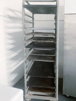 Bakery Cooling rack with trays