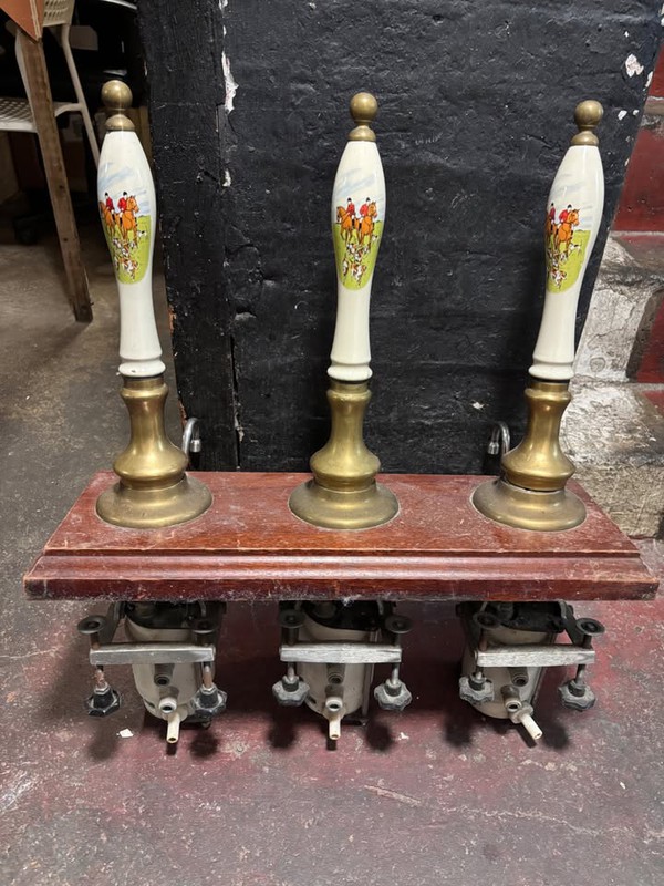 Secondhand Triple Vintage Hand Pull Beer Engines with Ceramic Handles For Sale