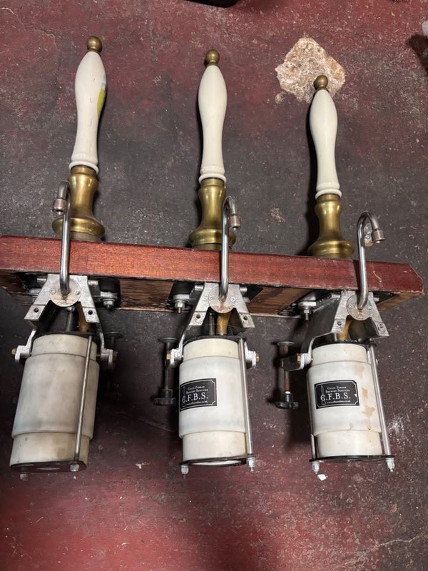 Secondhand Triple Vintage Hand Pull Beer Engines with Ceramic Handles For Sale