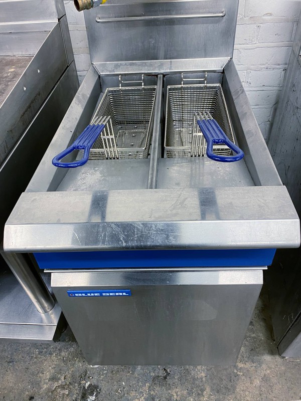 Used Blue Seal GT46 Twin Tank Gas Fryer