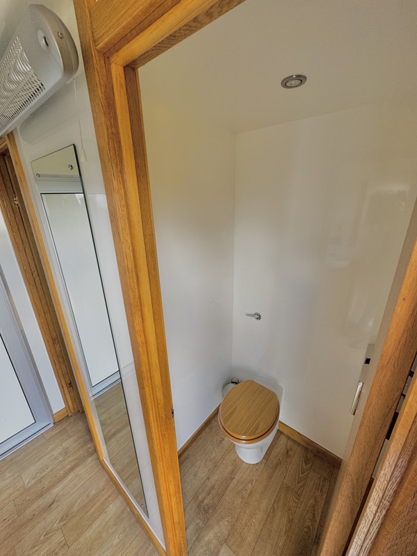 2+1 toilets