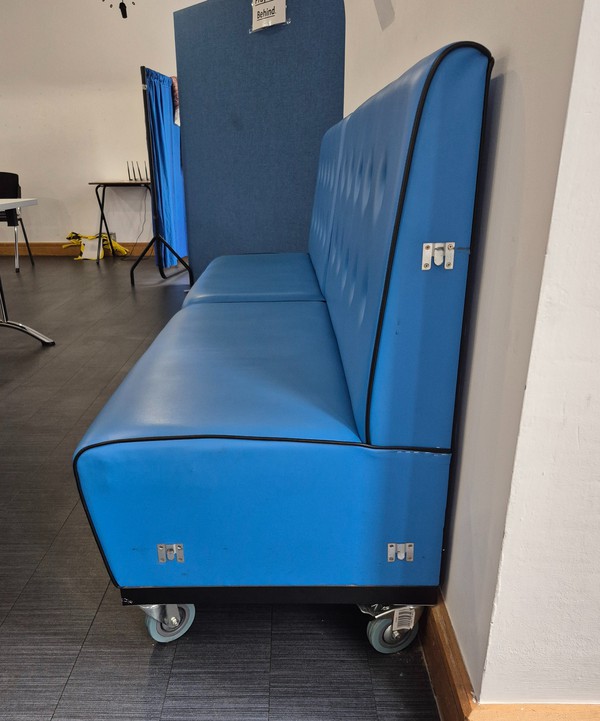 Secondhand Cafe Booth Seating