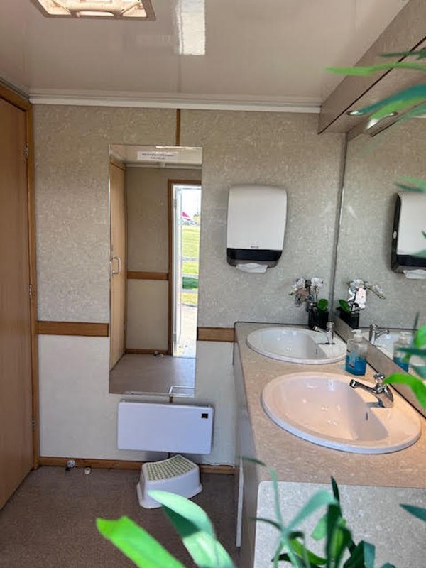 3+1 Luxury Toilet Trailer Unit